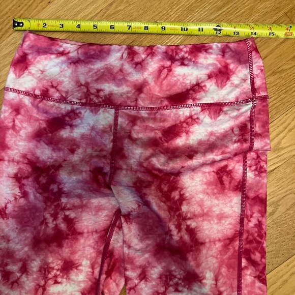 Ladies Size Medium Pro Player Red and White Tie-Dye Leggings GUC - Picture 3 of 6